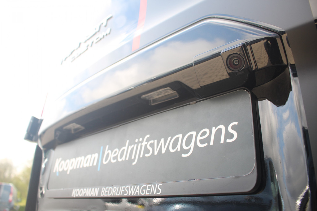 Ford Transit Custom 320 2.0TDCI 170pk L1H1 Sport DC | Automaat | L+R Zijdeur | Airco | Cruise | Camera | Navi | Lease 788,- p/m 11