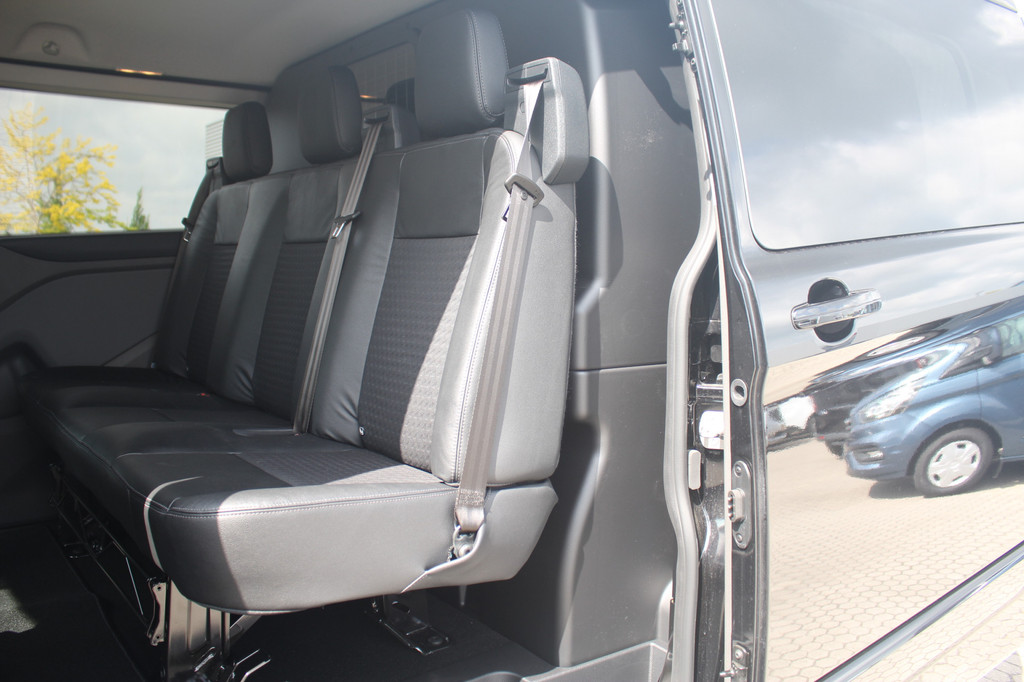 Ford Transit Custom 320 2.0TDCI 170pk L1H1 Sport DC | Automaat | L+R Zijdeur | Airco | Cruise | Camera | Navi | Lease 788,- p/m 14