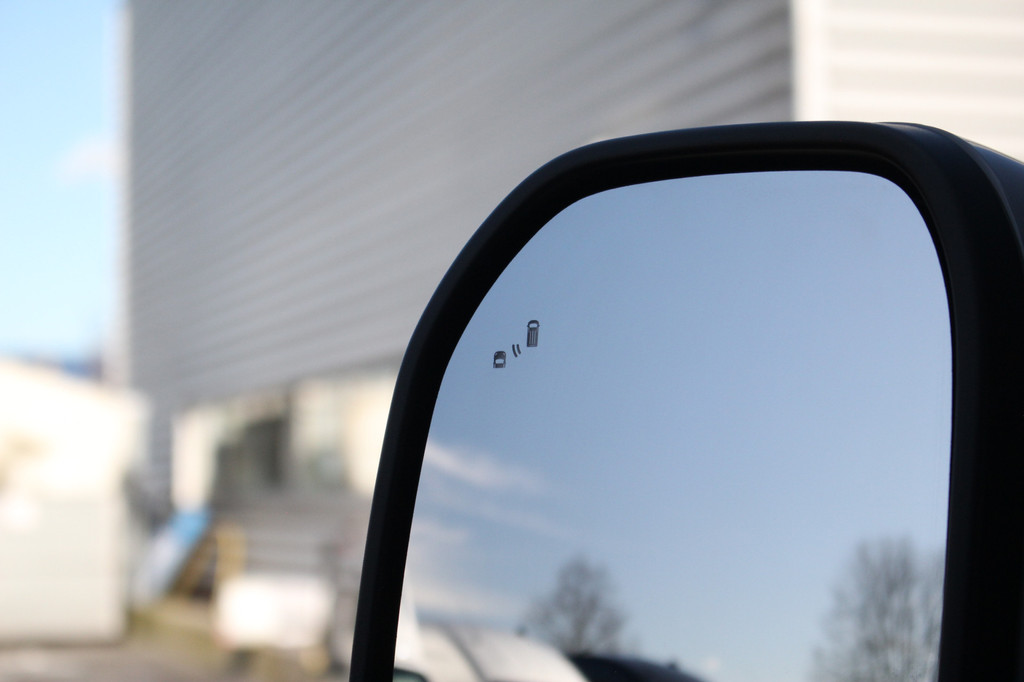 Ford Transit Custom 320 2.0TDCI 170pk L2H1 Limited | Automaat | LED | Adaptive cruise | Sync 4 13 | BLIS | Keyless | Camera | LMV | Lease 771,- p/m 18