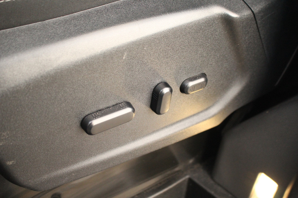 Ford Transit Custom 320 2.0TDCI 170pk L2H1 Limited DC | Automaat | L+R Zijdeur | Carplay/Android | Camera | Lease 450,- p/m 20