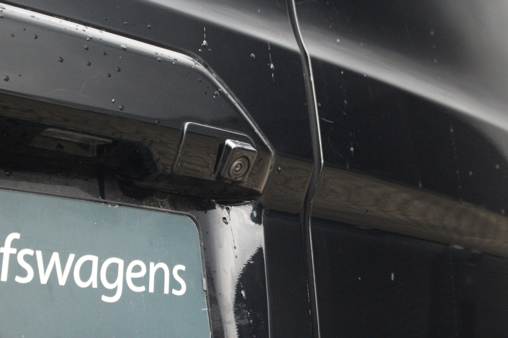 Ford Transit Custom 320 2.0TDCI 170pk L2H1 Limited DC | Automaat | L+R Zijdeur | Trekhaak | Camera | Carplay/Android | | Lease 537,- p/m 11