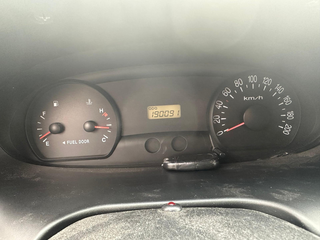 Hyundai H 200 2.5TCI,74kw,Luxe lang,AC,3-2006:1950,- EX 13