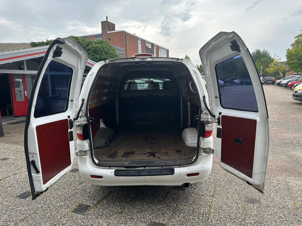 Hyundai H 200 2.5TCI,74kw,Luxe lang,AC,3-2006:1950,- EX 15