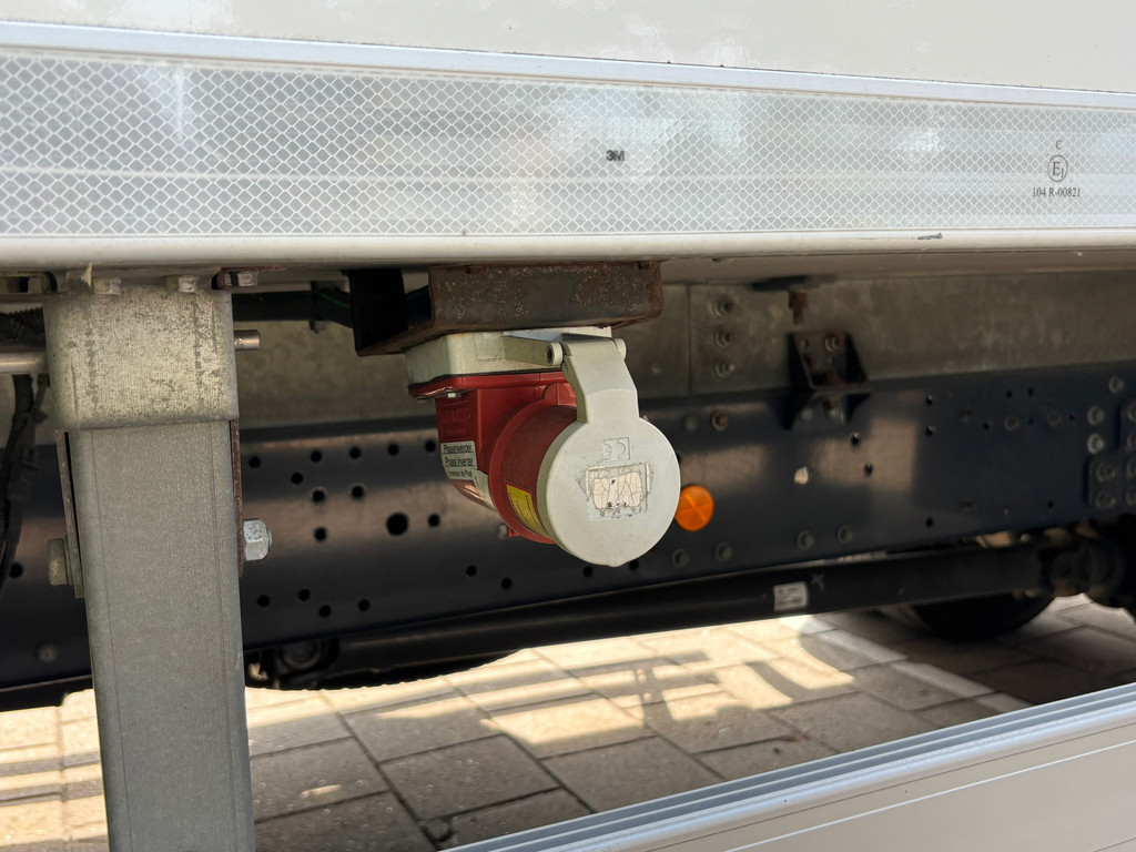 Iveco 120E Koel-Vries Transport Carrier easycold|EURO6|laadklep|zijdeuren|achterdeuren|airco|achteruitrijcamera|cruise 14