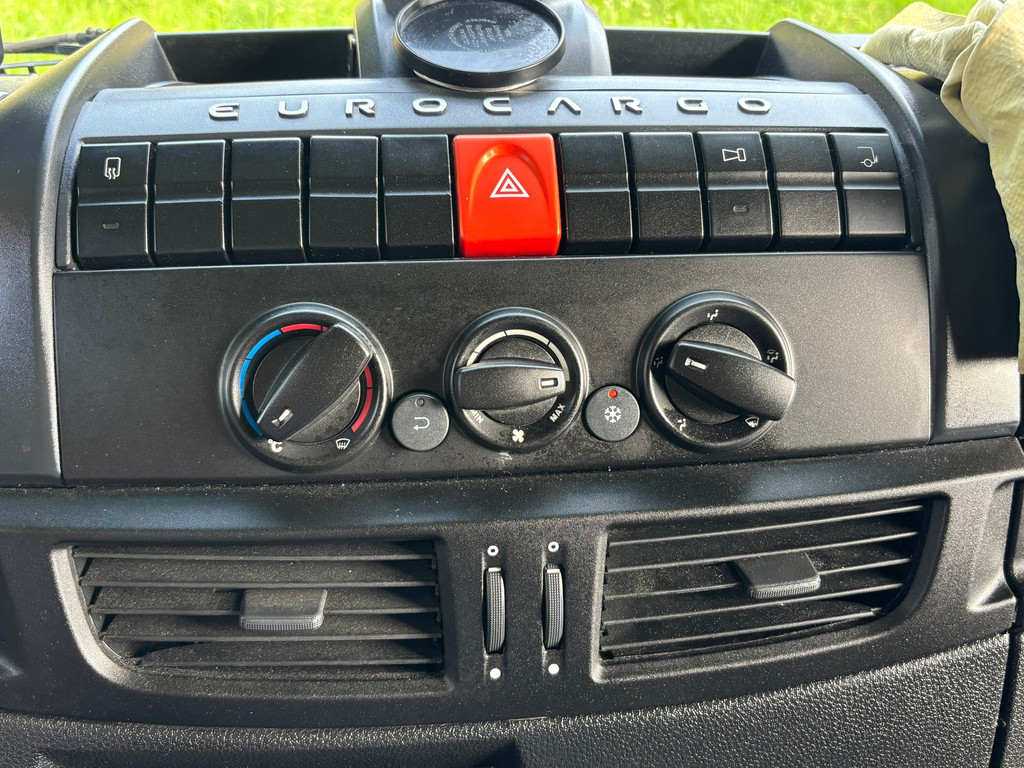 Iveco 120E Koel-Vries Transport Carrier easycold|EURO6|laadklep|zijdeuren|achterdeuren|airco|achteruitrijcamera|cruise 20