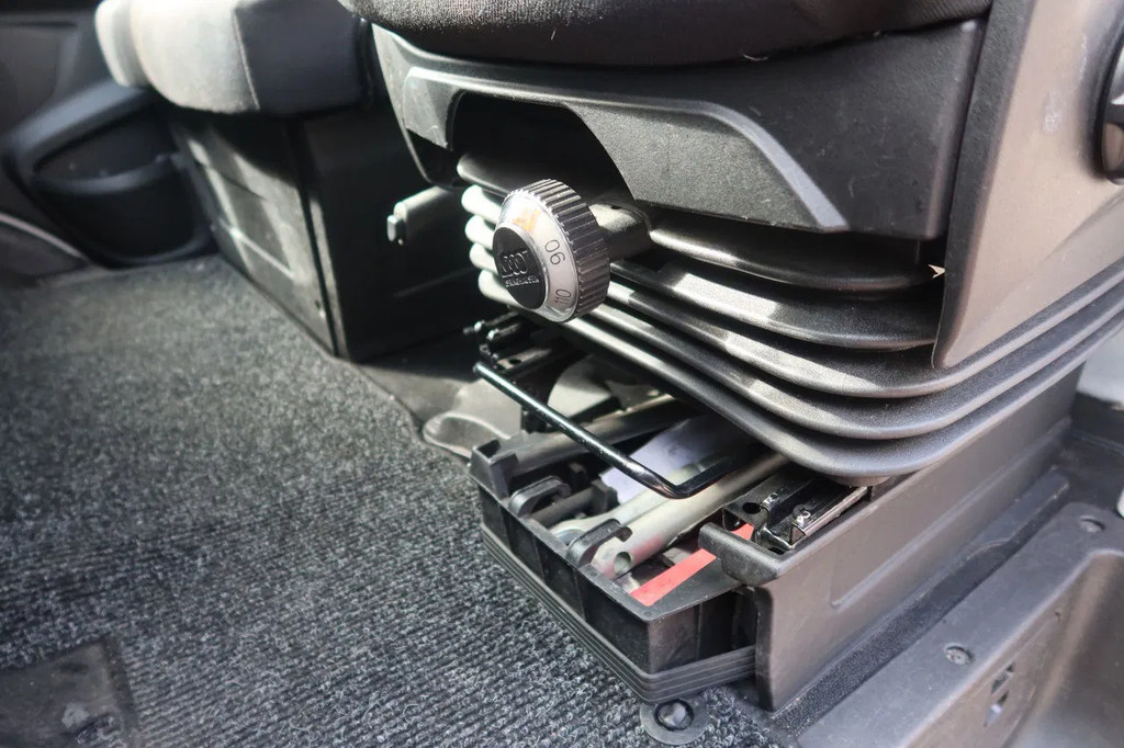 Iveco 40 C 18 Luchtering 3.0 L motor Tijhof opbouw 9