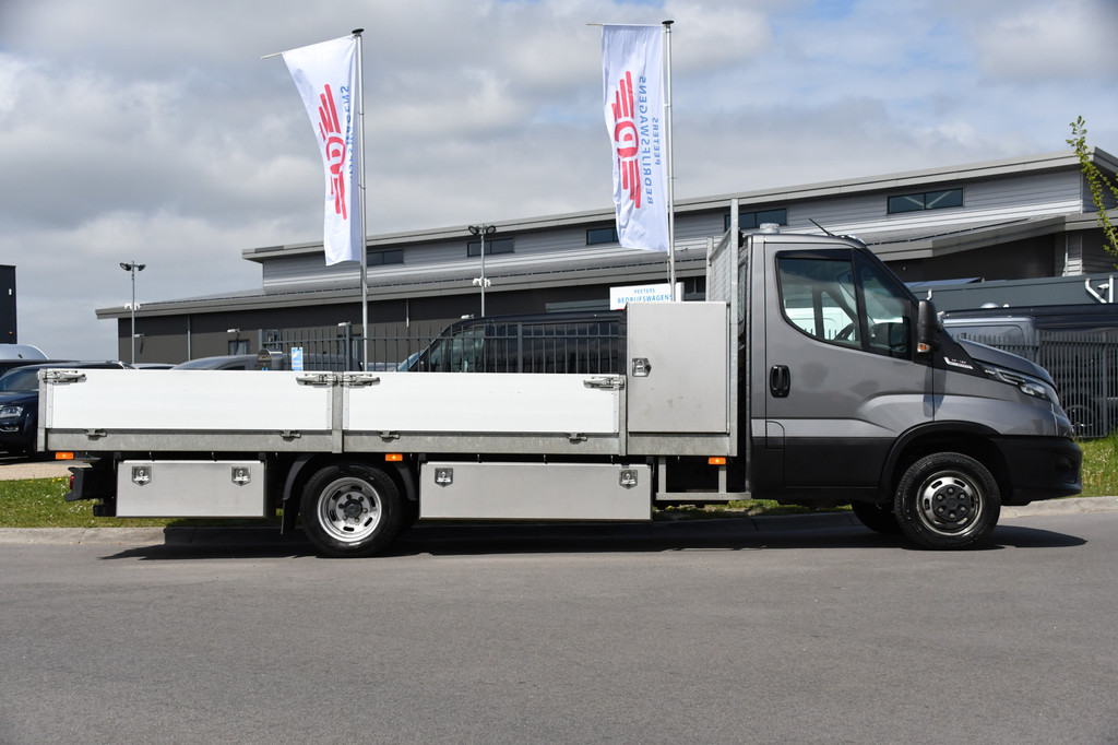 Iveco 40C18 Daily DL L4 Openlaadbak Camera, Cruise, LED, Carplay, 180PK, 3500kg Trekhaak, Clima, Automaat, Uniek! Chassis 10