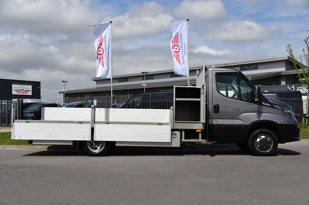 Iveco 40C18 Daily DL L4 Openlaadbak Camera, Cruise, LED, Carplay, 180PK, 3500kg Trekhaak, Clima, Automaat, Uniek! Chassis 11