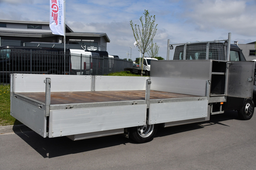 Iveco 40C18 Daily DL L4 Openlaadbak Camera, Cruise, LED, Carplay, 180PK, 3500kg Trekhaak, Clima, Automaat, Uniek! Chassis 12