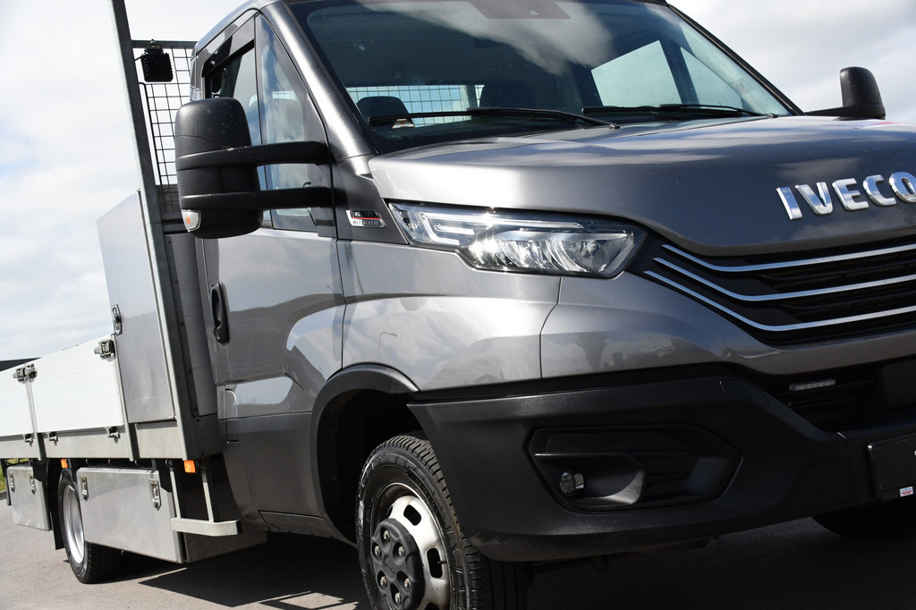 Iveco 40C18 Daily DL L4 Openlaadbak Camera, Cruise, LED, Carplay, 180PK, 3500kg Trekhaak, Clima, Automaat, Uniek! Chassis 13