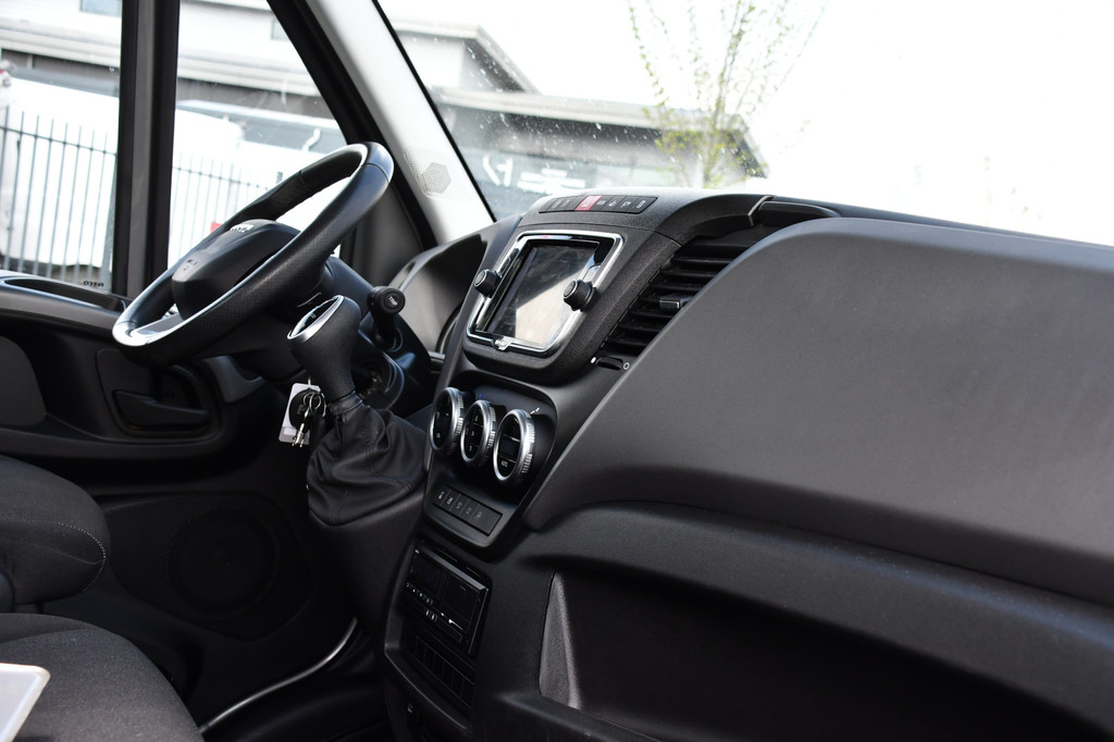 Iveco 40C18 Daily DL L4 Openlaadbak Camera, Cruise, LED, Carplay, 180PK, 3500kg Trekhaak, Clima, Automaat, Uniek! Chassis 14