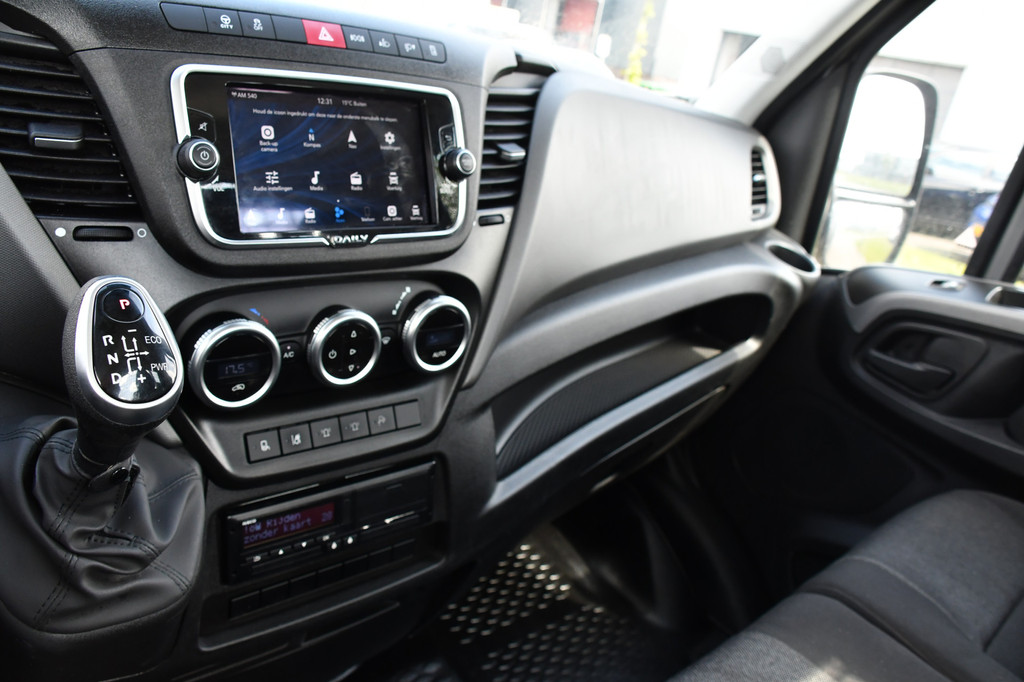 Iveco 40C18 Daily DL L4 Openlaadbak Camera, Cruise, LED, Carplay, 180PK, 3500kg Trekhaak, Clima, Automaat, Uniek! Chassis 16