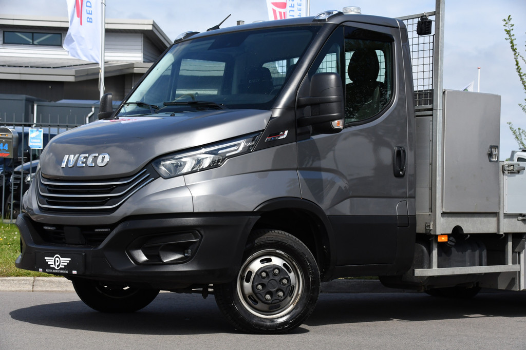 Iveco 40C18 Daily DL L4 Openlaadbak Camera, Cruise, LED, Carplay, 180PK, 3500kg Trekhaak, Clima, Automaat, Uniek! Chassis 7