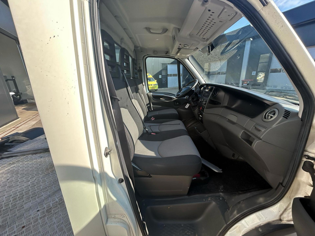 Iveco 50C21 3 pers airco 204 pk ZO MEE NEEM PRIJS / GEEN APK 11