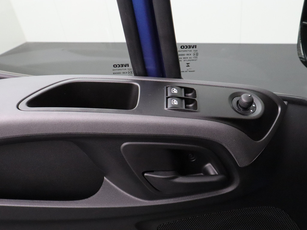 Iveco Daily 35-180PK Hi matic Automaat L2H2 | | Navigatie | Camera | Cruise | Led | 3500Kg Trekhaak | BPM Vrij 8