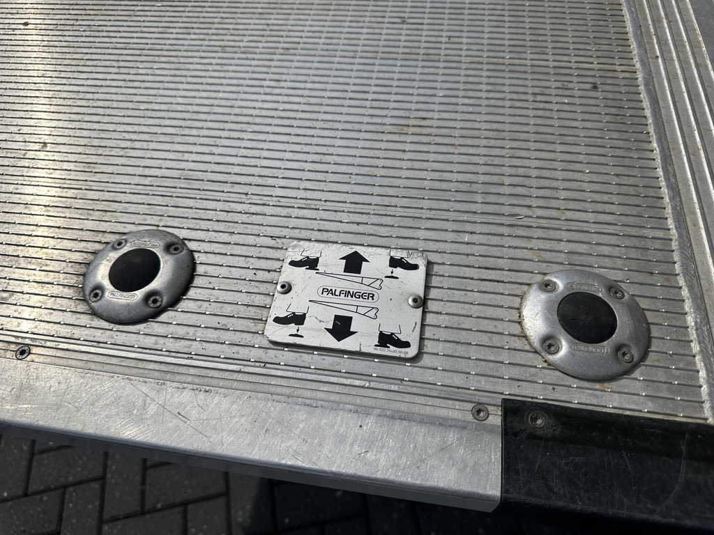 Iveco Daily 35C16 2.3 D 157 PK / ZEER NETJES !! / HYDRAULISCHE LAADKLEP / BAKWAGEN / 65.983 KM ! / AIRCO / DUBBELLUCHT / 3-ZITS 10