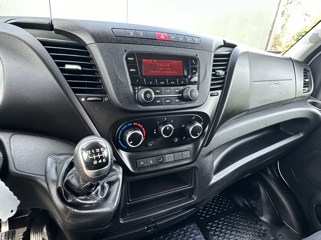 Iveco Daily 35C16 2.3 D 157 PK / ZEER NETJES !! / HYDRAULISCHE LAADKLEP / BAKWAGEN / 65.983 KM ! / AIRCO / DUBBELLUCHT / 3-ZITS 11