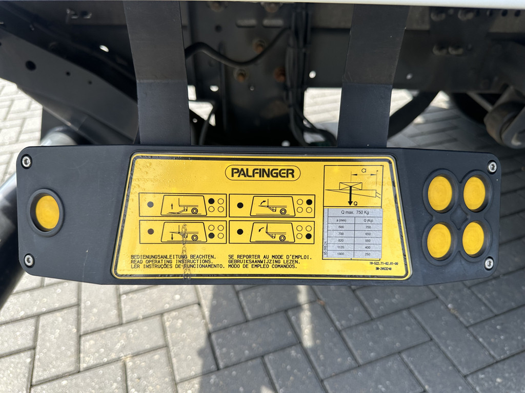 Iveco Daily 35C16 2.3 D 157 PK / ZEER NETJES !! / HYDRAULISCHE LAADKLEP / BAKWAGEN / 65.983 KM ! / AIRCO / DUBBELLUCHT / 3-ZITS 15