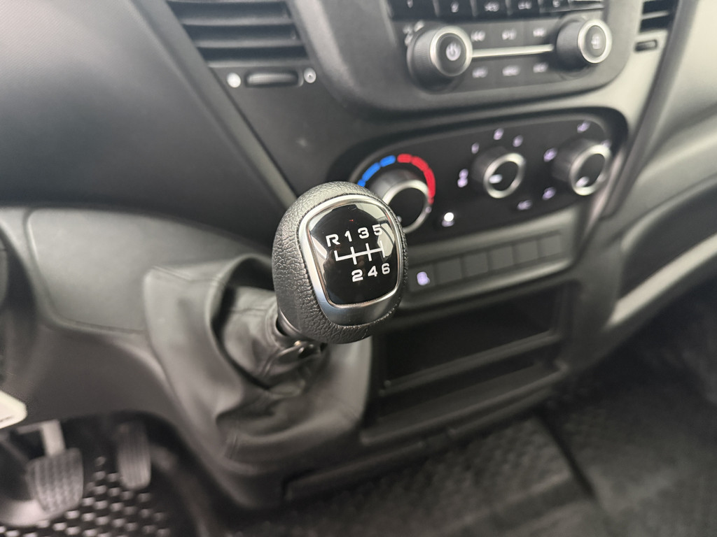 Iveco Daily 35C16 3.0 Bakwagen+Laadklep | Dakspoiler | 236 Hoog | Airco | Cruise | 3-Zits | 16