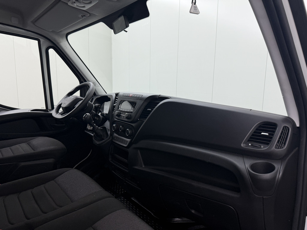 Iveco Daily 35C16 3.0 Bakwagen+Laadklep | Dakspoiler | 236 Hoog | Airco | Cruise | 3-Zits | 20