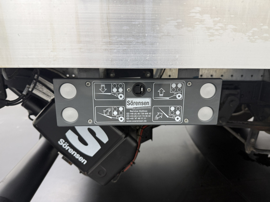 Iveco Daily 35C16 3.0 Bakwagen+Laadklep | Dakspoiler | 236 Hoog | Airco | Cruise | 3-Zits | 21