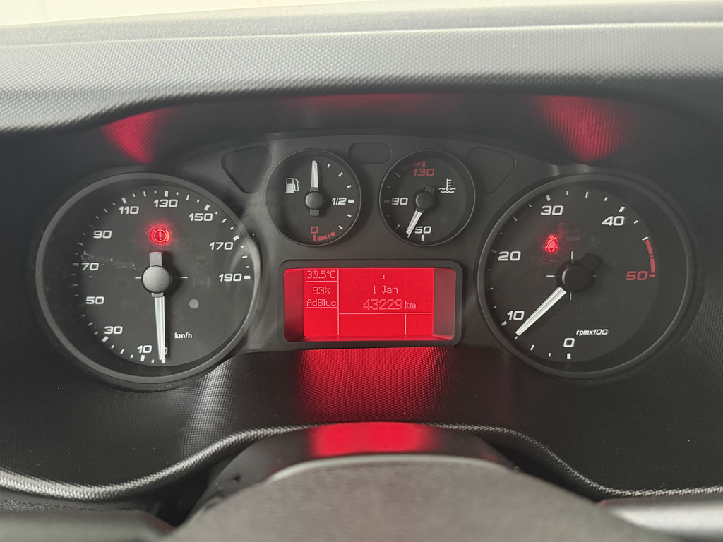 Iveco Daily 35C16 3.0 Bakwagen+Laadklep | Dakspoiler | Airco | Cruise | 3-Zits 9