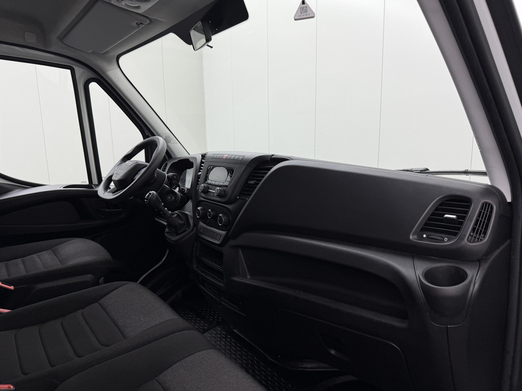 Iveco Daily 35C16 3.0L Bakwagen+Laadklep | 238 Binnenhoogte | Airco | Cruise | 3-Zits | Dakspoiler 18