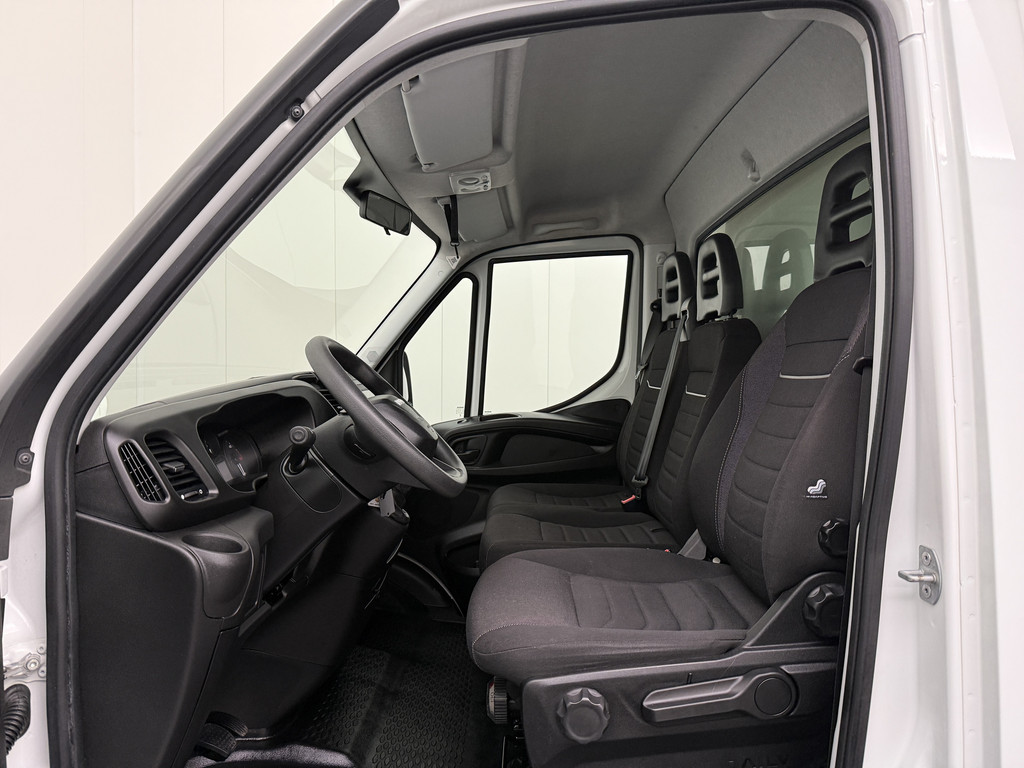 Iveco Daily 35C16 3.0L Bakwagen+Laadklep | Dakspoiler | Airco | Cruise | 3-Zits 18