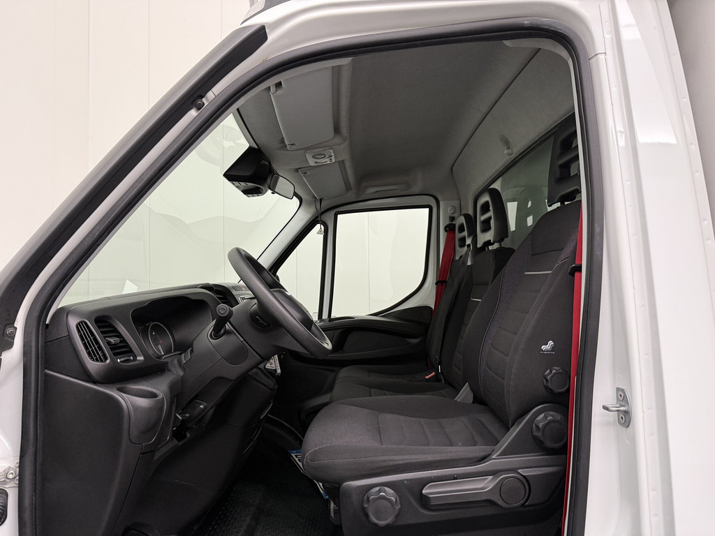 Iveco Daily 35C16 Bakwagen+Laadklep | 3500 Kg Trekhaak | Bakhoogte 2,37 Meter | Zijdeur | Dakspoiler 19