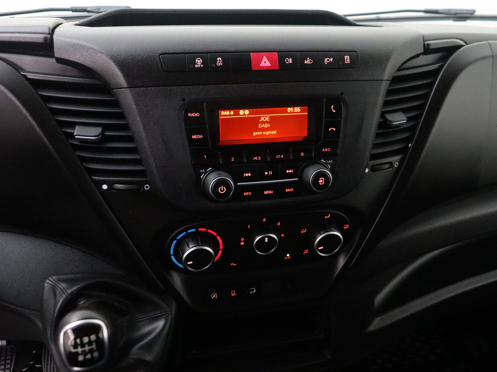 Iveco Daily 35C16 Bakwagen+Laadklep | Airco | 3-Persoons | 750Kg Laadklep 17