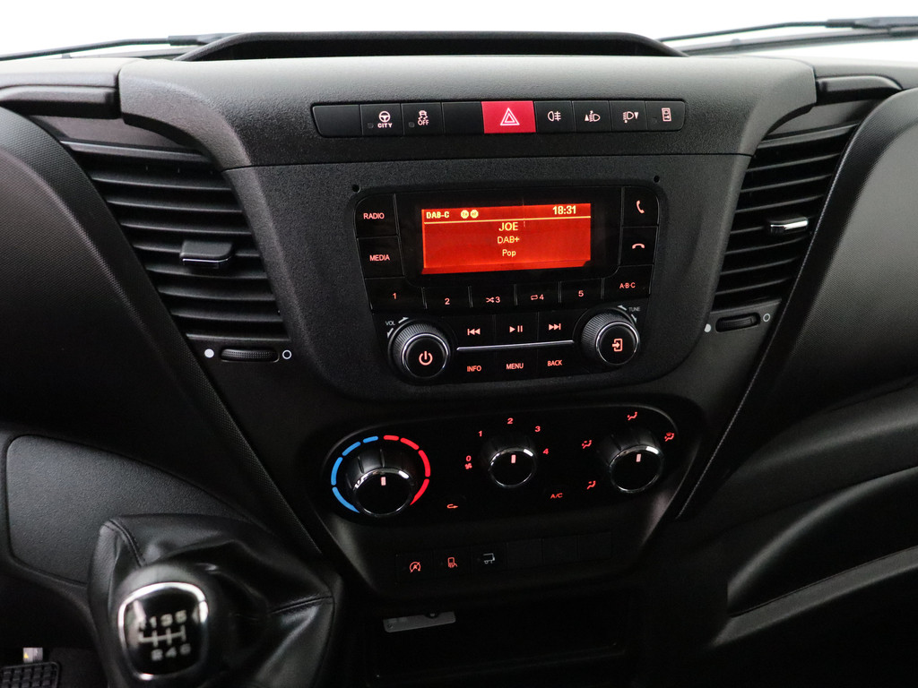 Iveco Daily 35C16 Bakwagen+Laadklep | Airco | 3-Persoons | 750Kg Laadklep 17