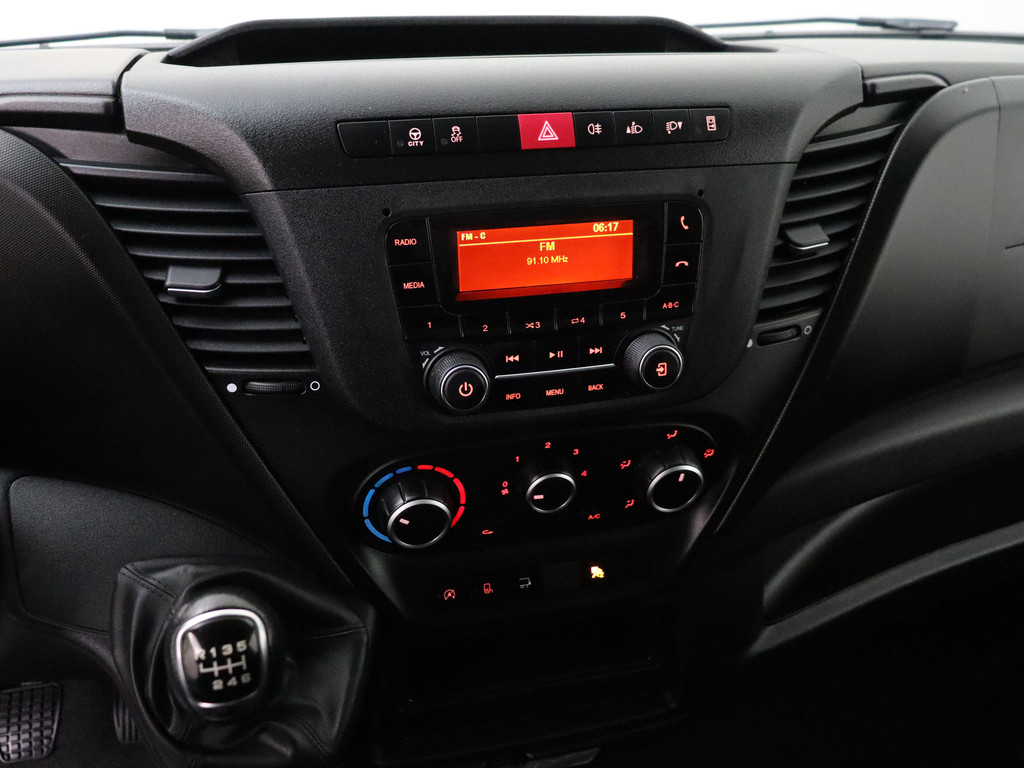 Iveco Daily 35C16 Bakwagen+Laadklep | Airco | 3-Persoons | 750Kg Laadklep 17