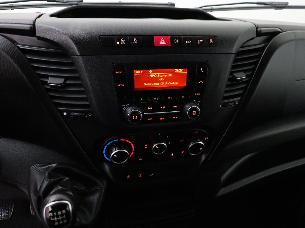 Iveco Daily 35C16 Bakwagen+Laadklep | Airco | 3-Persoons | 750Kg Laadklep 17