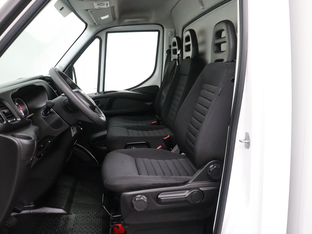 Iveco Daily 35C16 Bakwagen+Laadklep | Airco | 3-Persoons | 750Kg Laadklep 18