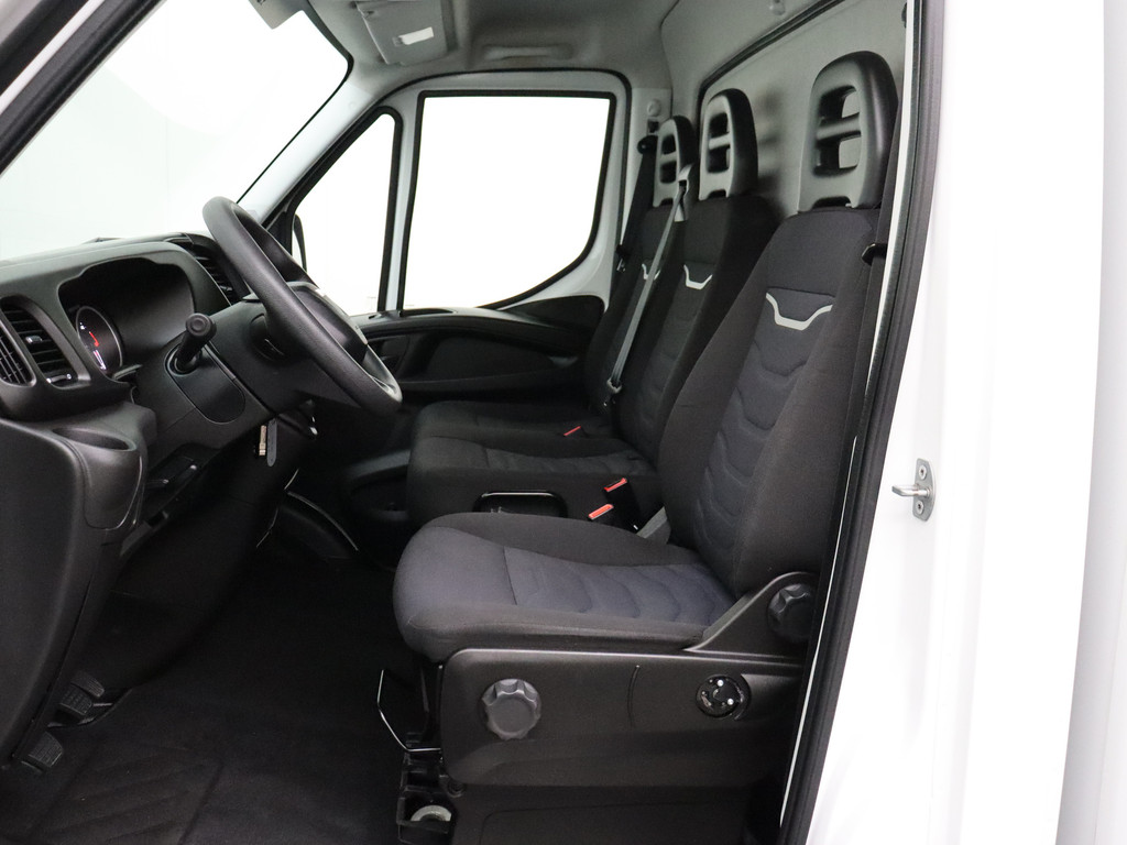 Iveco Daily 35C16 Bakwagen+Laadklep | Airco | 3-Persoons | 750Kg Laadklep 18