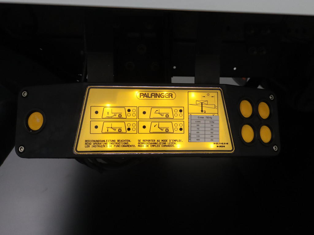 Iveco Daily 35C16 Bakwagen+Laadklep | Airco | 3-Persoons | 750Kg Laadklep 20