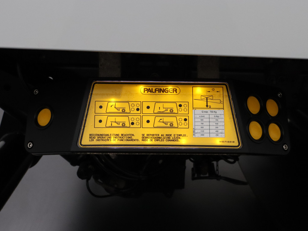 Iveco Daily 35C16 Bakwagen+Laadklep | Airco | 3-Persoons | 750Kg Laadklep 20