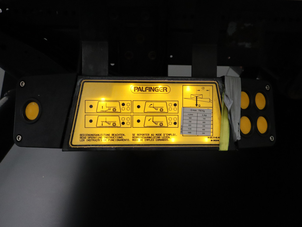 Iveco Daily 35C16 Bakwagen+Laadklep | Airco | 3-Persoons | 750Kg Laadklep 20