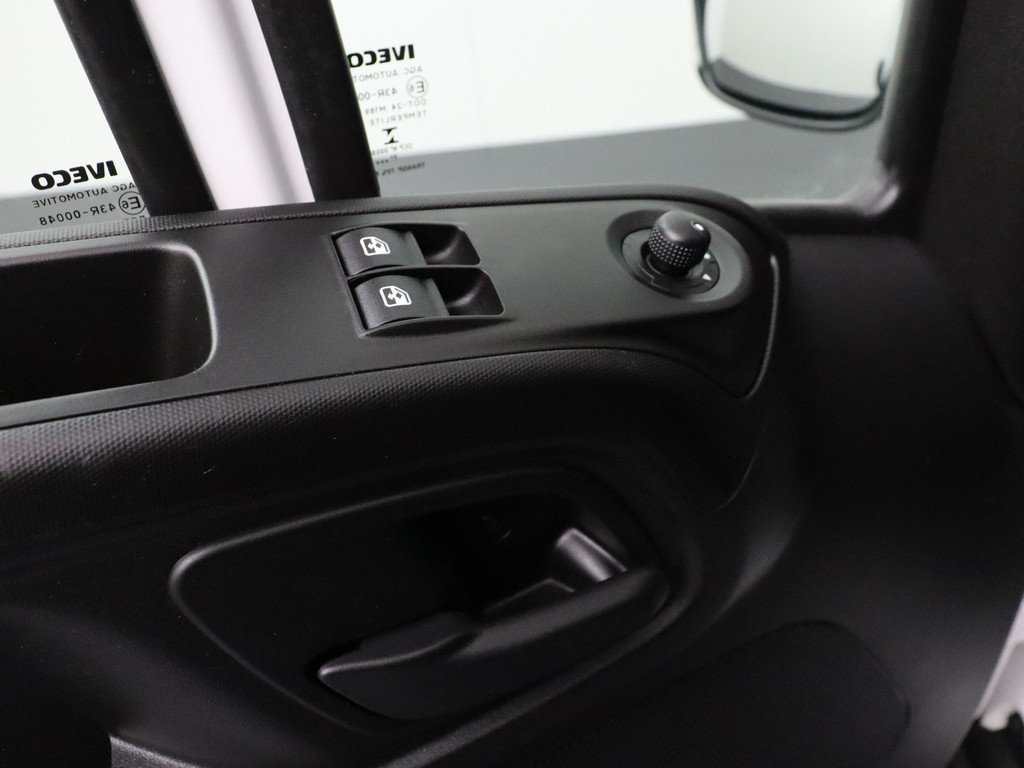 Iveco Daily 35C16 Bakwagen+Laadklep | Airco | 3-Persoons | 750Kg Laadklep 9