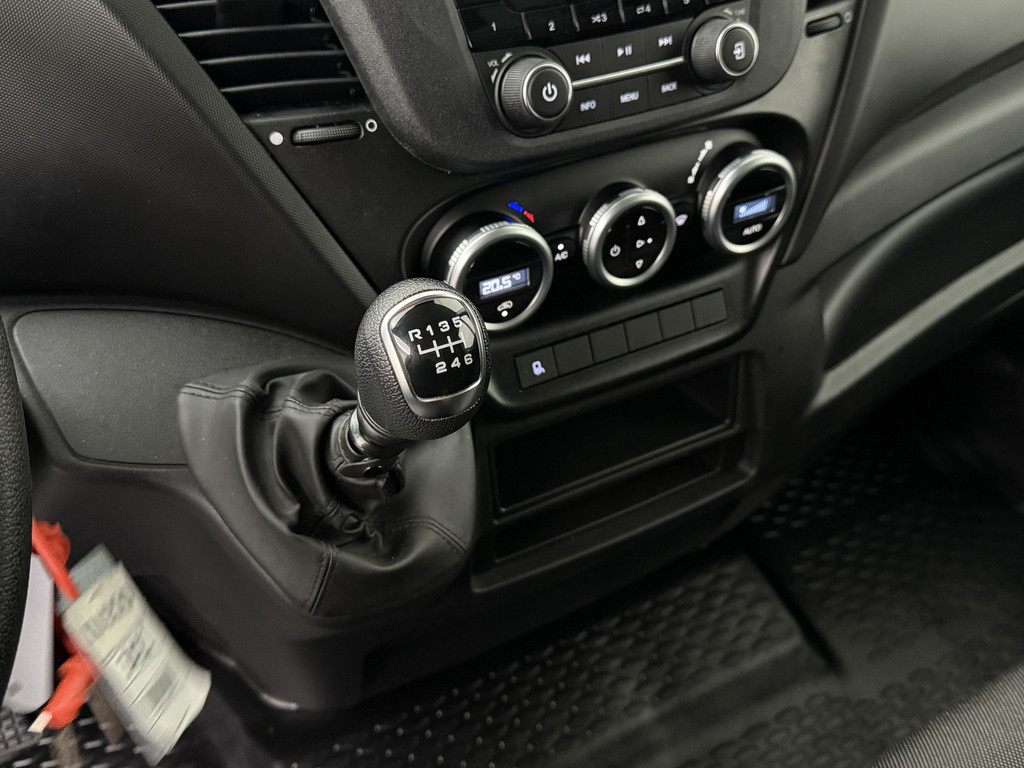 Iveco Daily 35C16 Bakwagen+Laadklep | Airco | Cruise | 3-Persoons 16