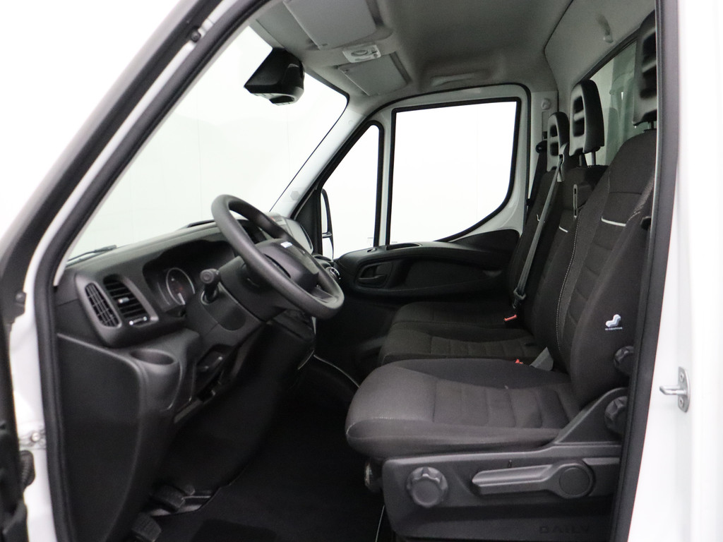Iveco Daily 35C16 Bakwagen+Laadklep | Airco | Cruise | 3-Persoons 18