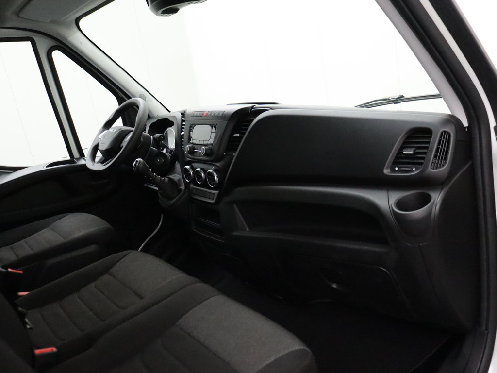 Iveco Daily 35C16 Bakwagen+Laadklep | Airco | Cruise | 3-Persoons 19