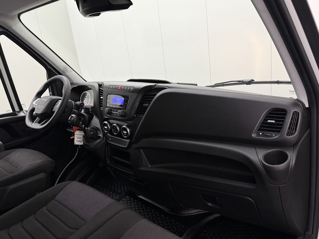 Iveco Daily 35C16 Bakwagen+Laadklep | Airco | Cruise | 3-Persoons 19