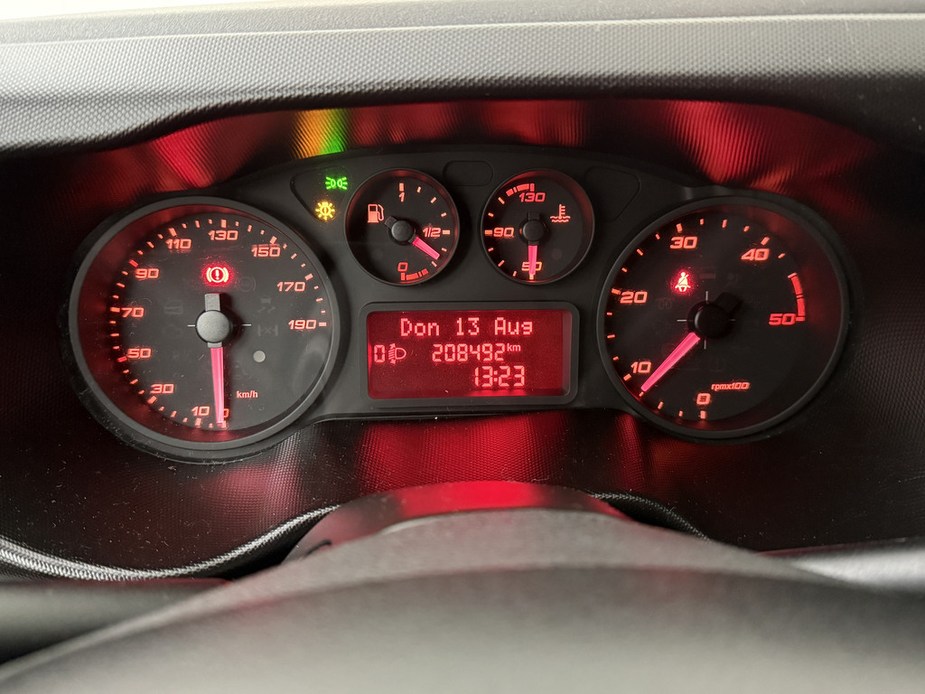 Iveco Daily 35C16 Bakwagen+Laadklep | Airco | Cruise | 3-Persoons | Dakspoiler 14