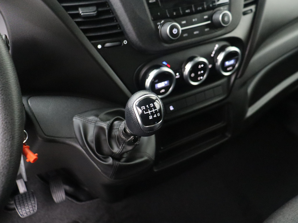 Iveco Daily 35C16 Bakwagen+Laadklep | Airco | Cruise | 3-Persoons | Dakspoiler 16