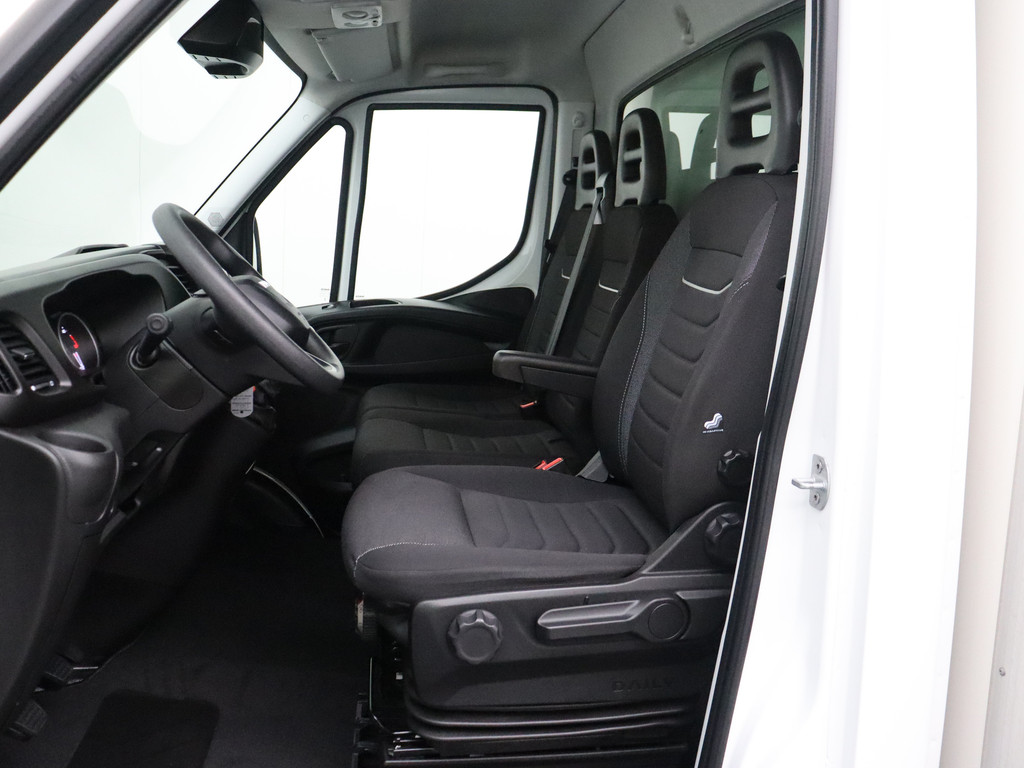 Iveco Daily 35C16 Bakwagen+Laadklep | Airco | Cruise | 3-Persoons | Dakspoiler 18
