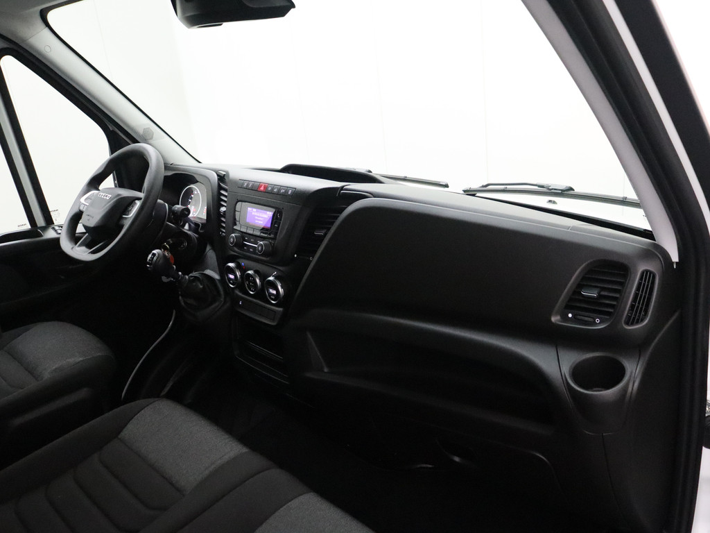 Iveco Daily 35C16 Bakwagen+Laadklep | Airco | Cruise | 3-Persoons | Dakspoiler 19