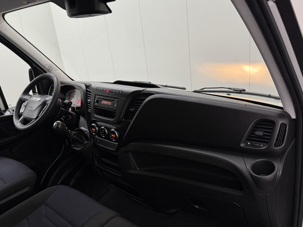 Iveco Daily 35C16 Bakwagen+Laadklep | Airco | Cruise | 3-Persoons | Dakspoiler 20