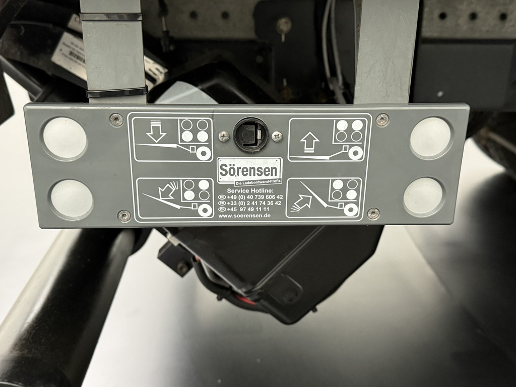 Iveco Daily 35C16 Bakwagen+Laadklep | Airco | Cruise | 3-Persoons | Dakspoiler 21