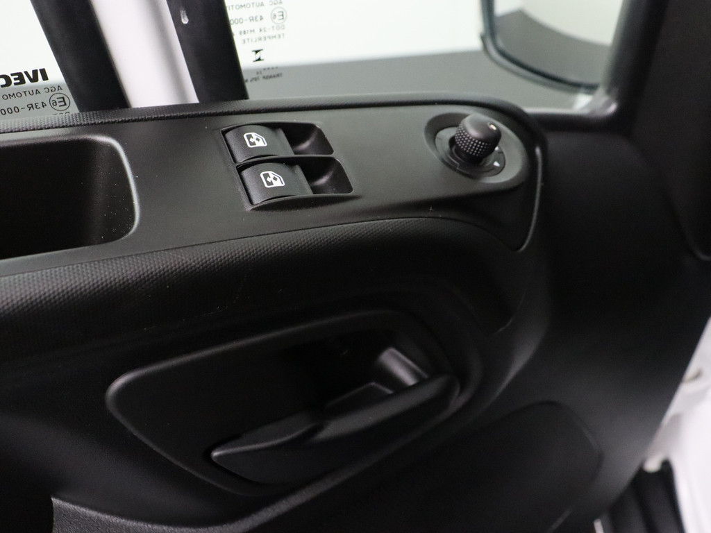 Iveco Daily 35C16 Bakwagen+Laadklep | Airco | Cruise | 3-Persoons | Dakspoiler 9